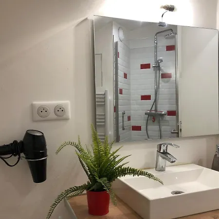 La Des Remparts Apartahotel 2*